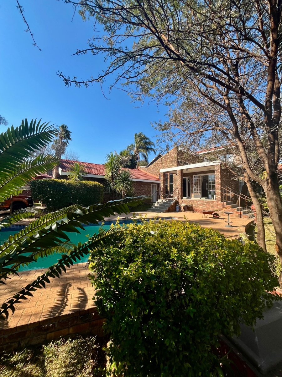 4 Bedroom Property for Sale in Wilkoppies North West